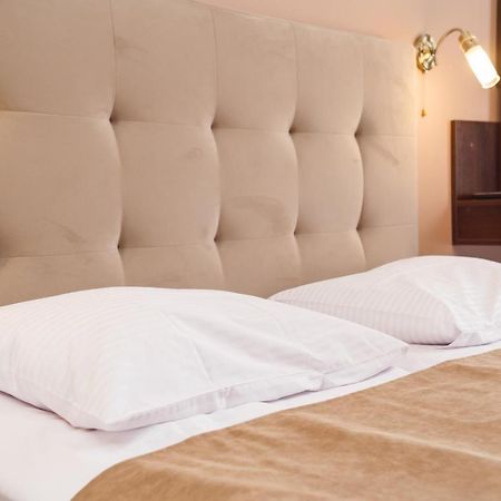 Hotel 18 Lviv Ngoại thất bức ảnh