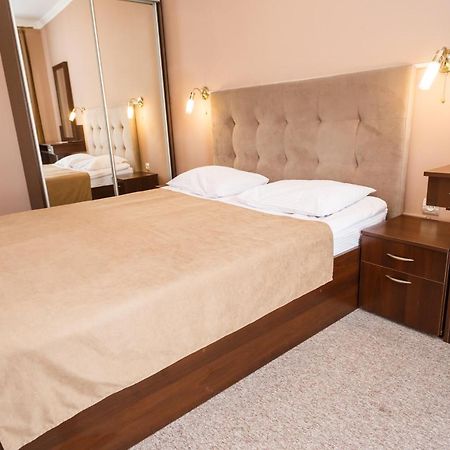 Hotel 18 Lviv Ngoại thất bức ảnh